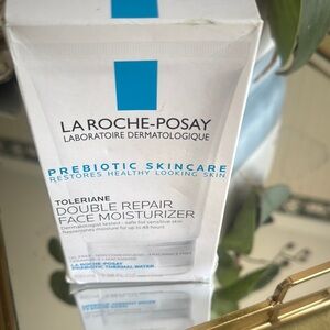 Toleriane Double Repair Face Moisturizer - White